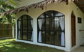 Villa Pura Vida Apartments Siargao